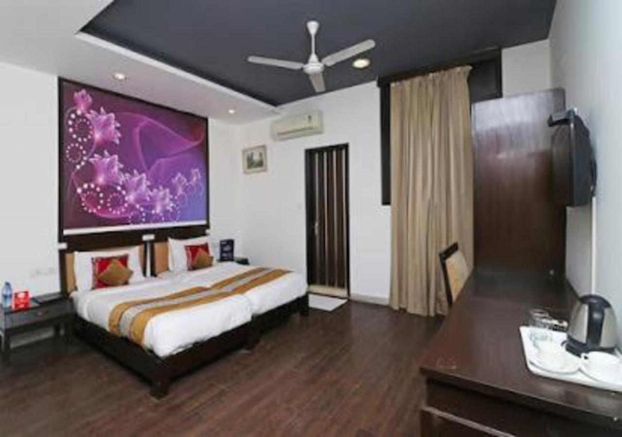 Hotel Loto - Sector 66 Noida Exteriér fotografie